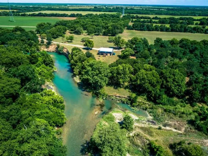 Mammoth Bend RV Park Picture 9