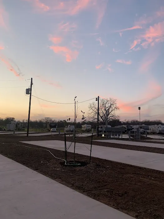Patriot RV Park - Luling Picture 8