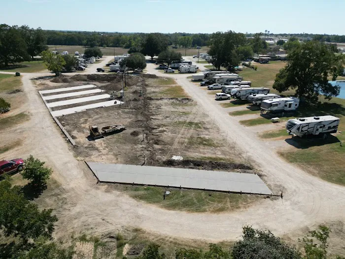 Patriot RV Park - Luling Picture 9