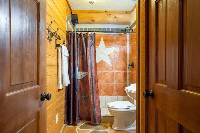 Corner Star Cabin (& RV Park) Picture 2