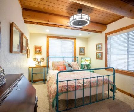 Corner Star Cabin (& RV Park)