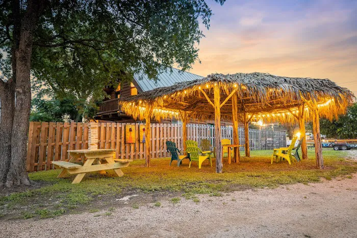 Corner Star Cabin (& RV Park) Picture 3