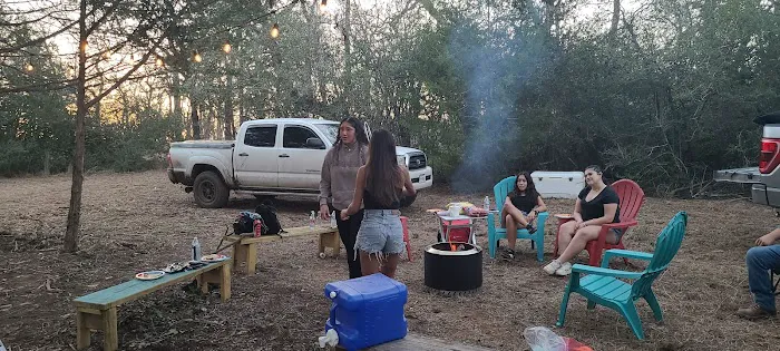 Enchanted Oaks Campground Picture 8