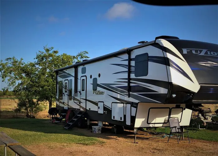 Two Rooster Ranch RV Park Picture 1