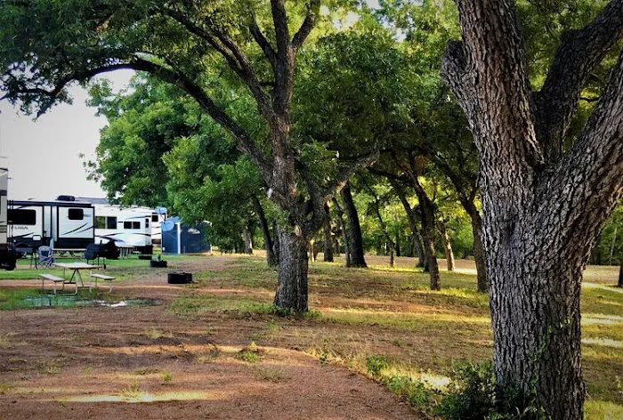 Two Rooster Ranch RV Park Picture 3