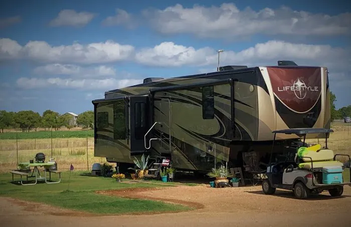 Two Rooster Ranch RV Park Picture 8