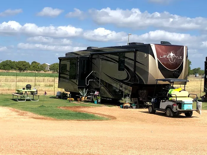 Two Rooster Ranch RV Park Picture 10