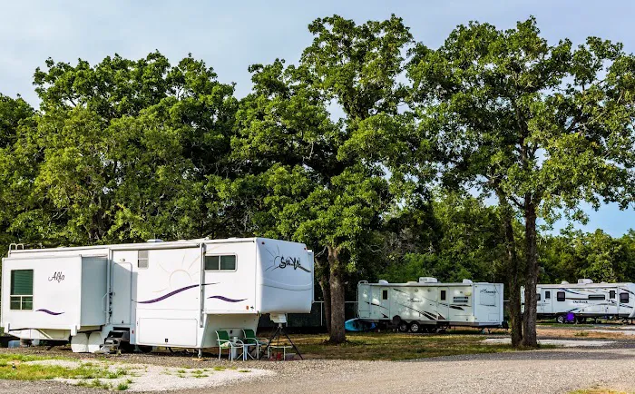 Sunny Bastrop RV Park Picture 3