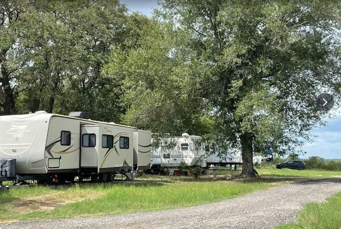 McDade RV Park Picture 1