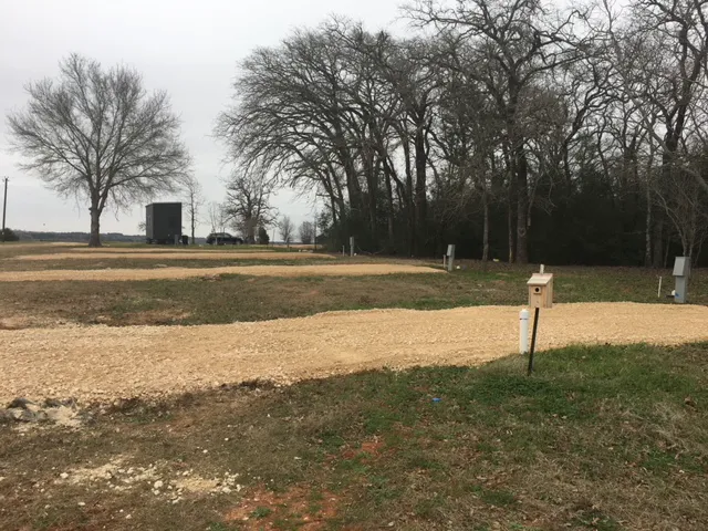 McDade RV Park Picture 4