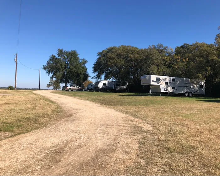 McDade RV Park Picture 10