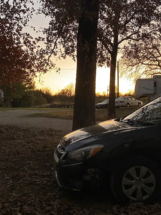 Lakeside camping and RV Picture 2