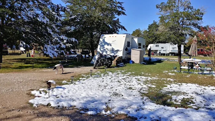 Lakeside camping and RV Picture 5