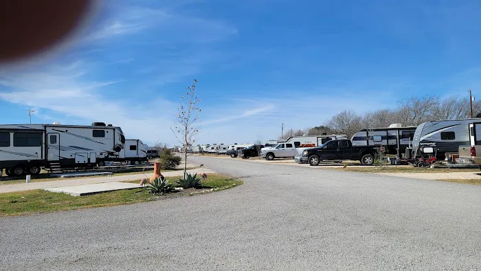 Country Oasis RV Park Picture 5