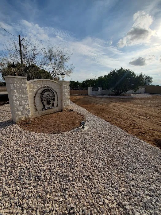Lucky Horseshoe RV Park Picture 1