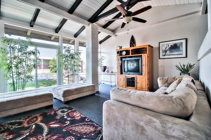 Pepper Tree Estates Picture 4