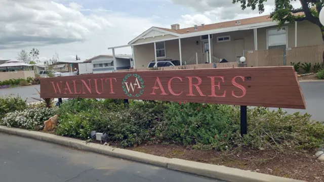 Walnut Acres Mobile Home Park Picture 2