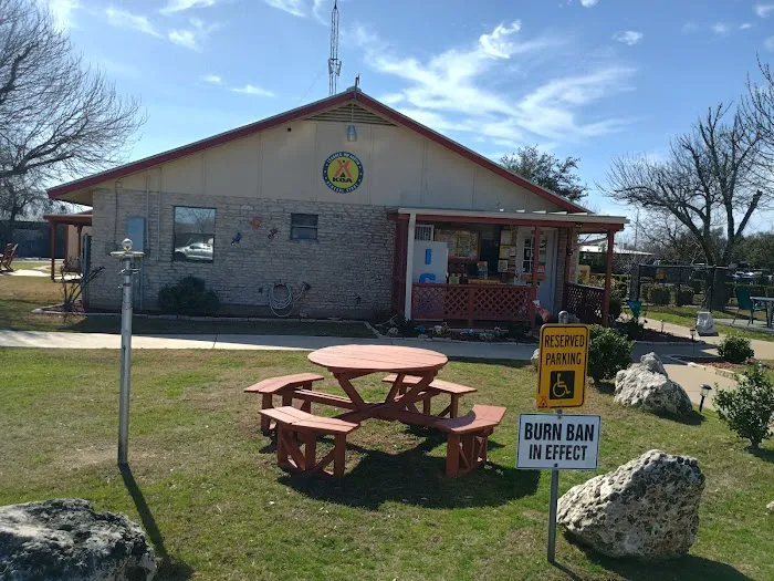 Leander / NW Austin KOA Holiday Picture 9