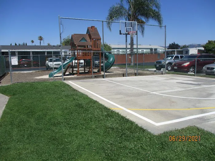 Coyote Creek Mobile Home Community Picture 6