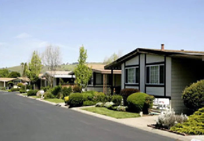 Spanish Cove Mobile Home Park Picture 4