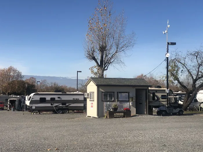 Sonoma County Fairgrounds RV Park Picture 3