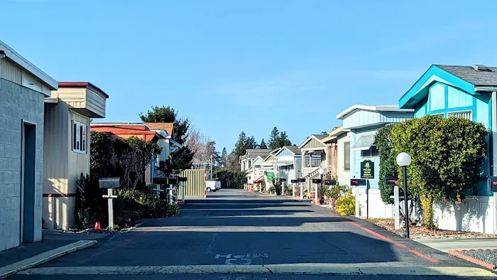 Roseland Mobile Home Park Picture 2