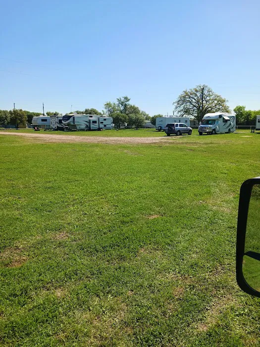 Warrenton RV Park Picture 1