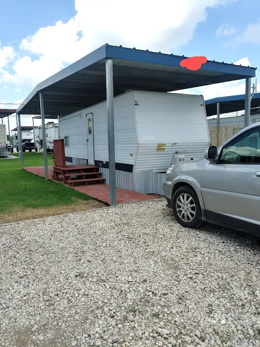 Paradise Park RV Community Picture 7
