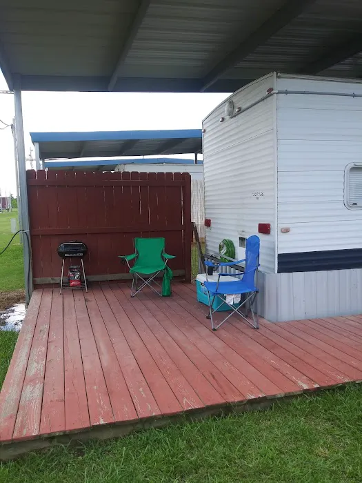 Paradise Park RV Community Picture 8