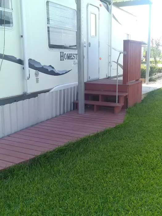 Paradise Park RV Community Picture 9