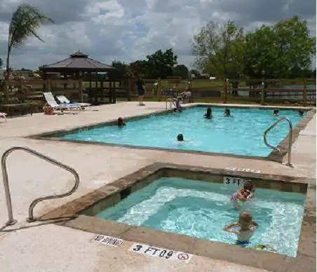 Houston West RV Park Picture 2