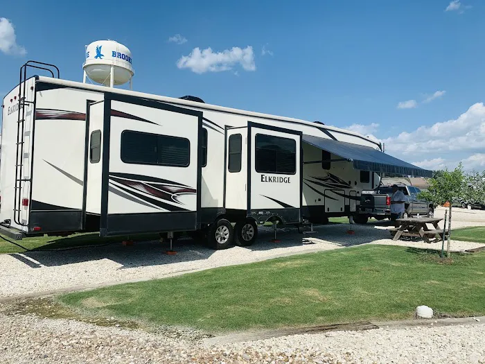 Houston West RV Park Picture 7