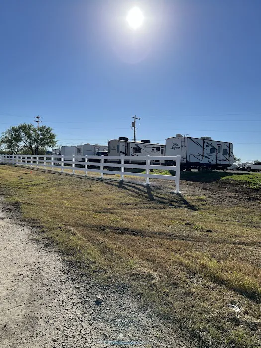 Lone Star RV Park Picture 7