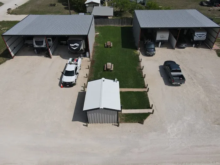 Elmdale Covered RV Park Picture 9