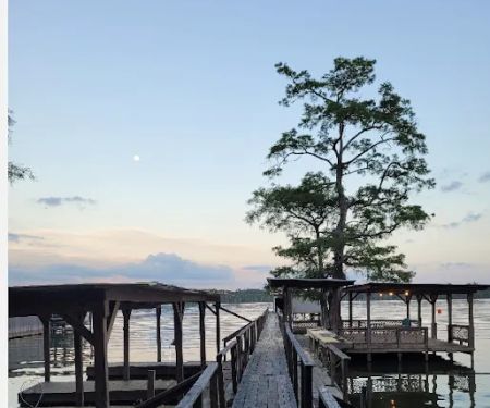 Tom Bell's rv park, boat landing and trailer rentals