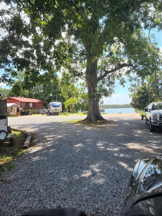 Tom Bell's rv park, boat landing and trailer rentals Picture 9