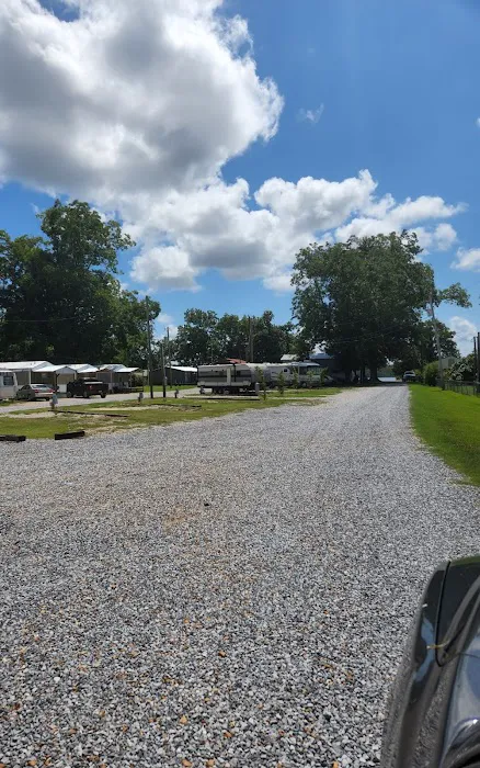 Tom Bell's rv park, boat landing and trailer rentals Picture 8