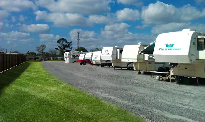 Jake's RV Park Picture 3