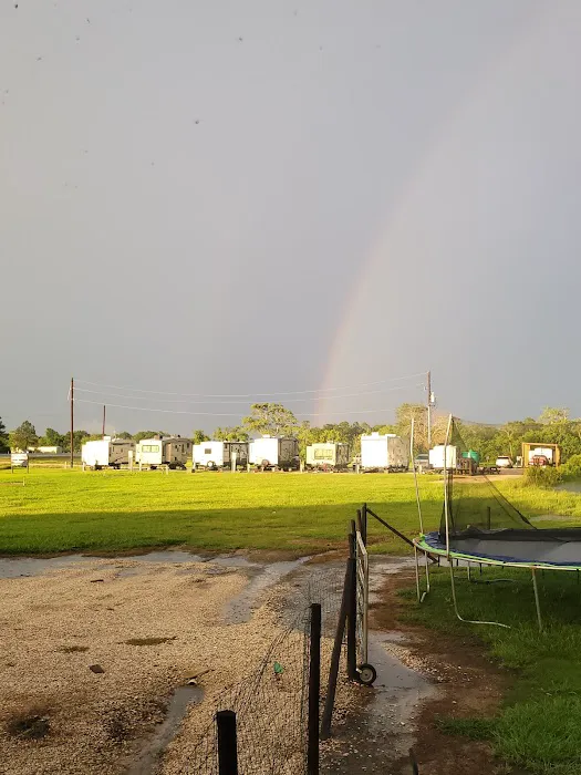 LanterLodge RV Park Picture 3