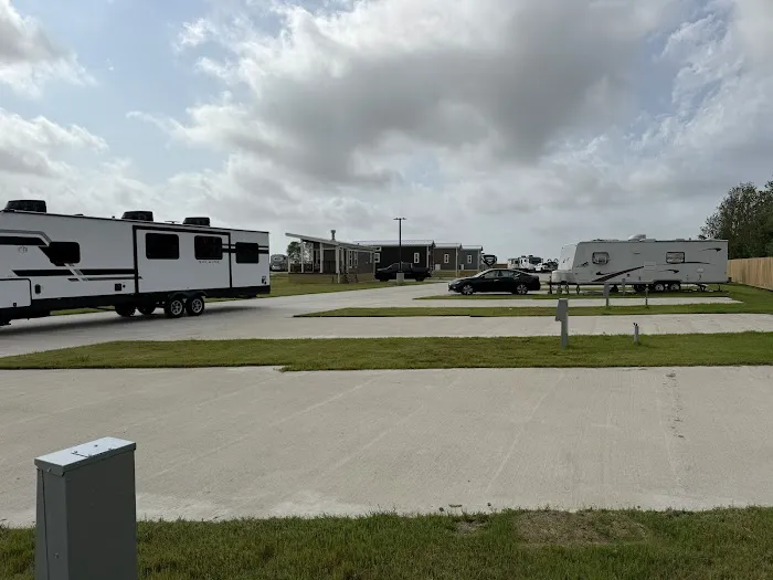 Sunset Point RV Park & Storage Picture 1