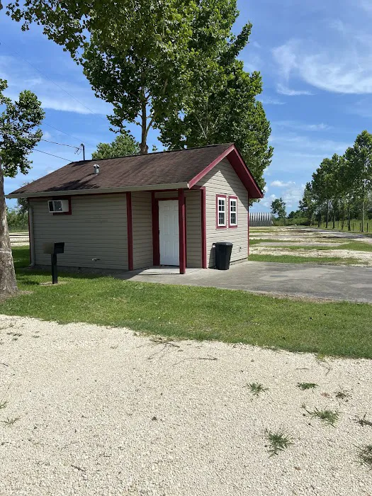 J & J RV Park Picture 3