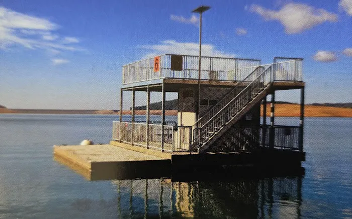 Lake Oroville's Floating Campsites Picture 1