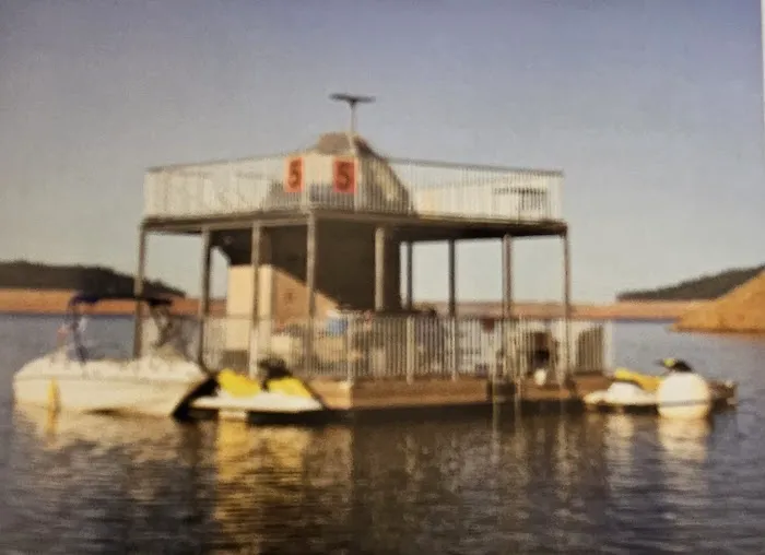 Lake Oroville's Floating Campsites Picture 3