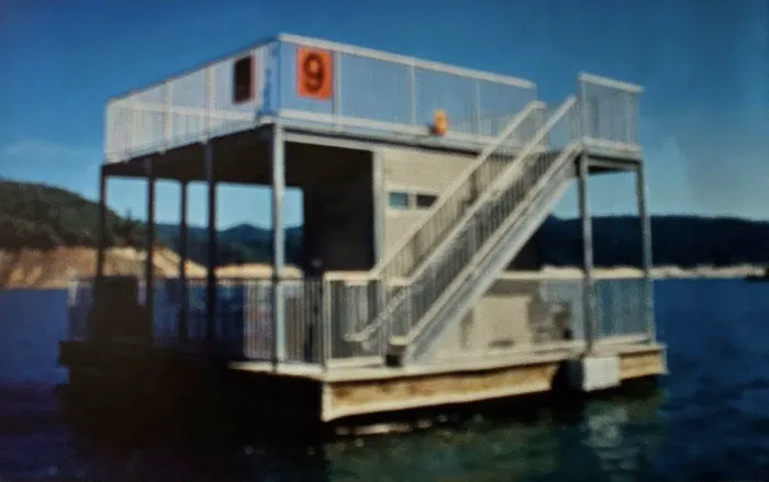 Lake Oroville's Floating Campsites Picture 4