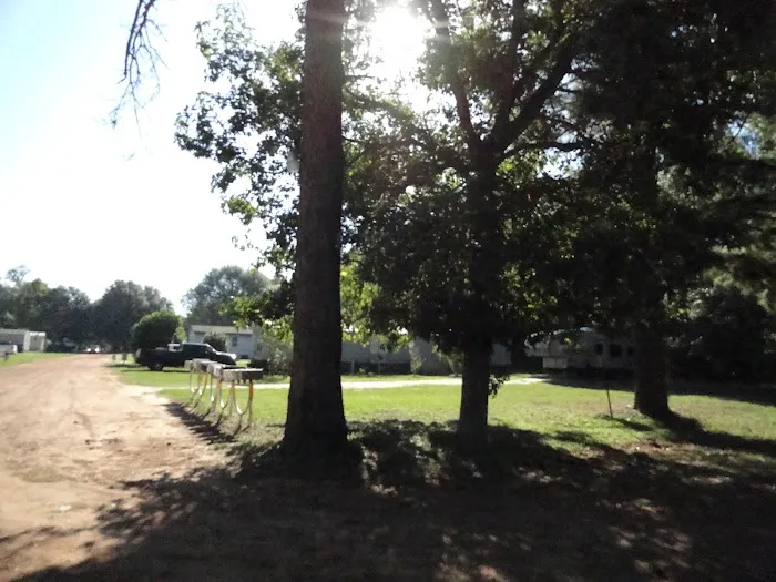 Cleveland Mobile Home and RV Park Picture 3