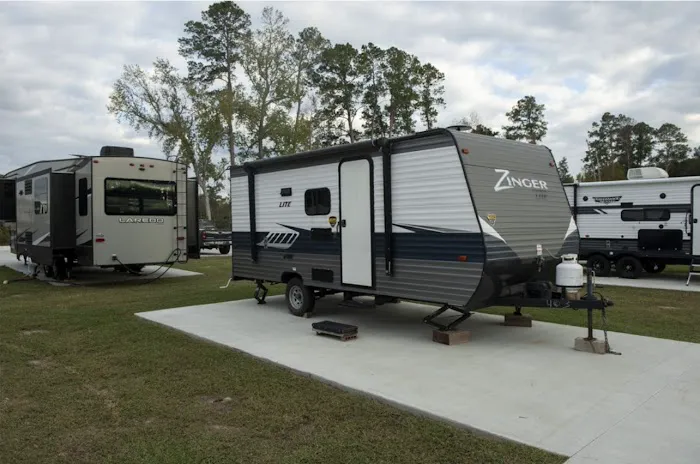 Royal Oaks RV Park Picture 1