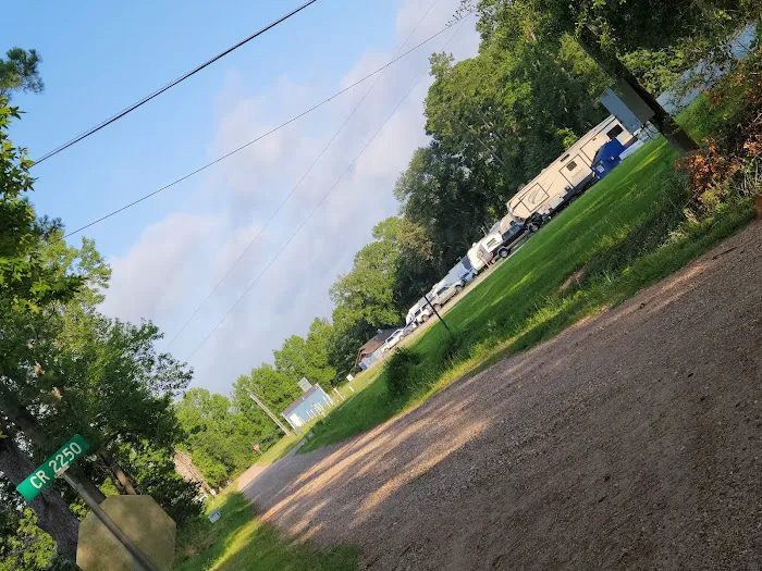 Whispering Pines RV Park Picture 2