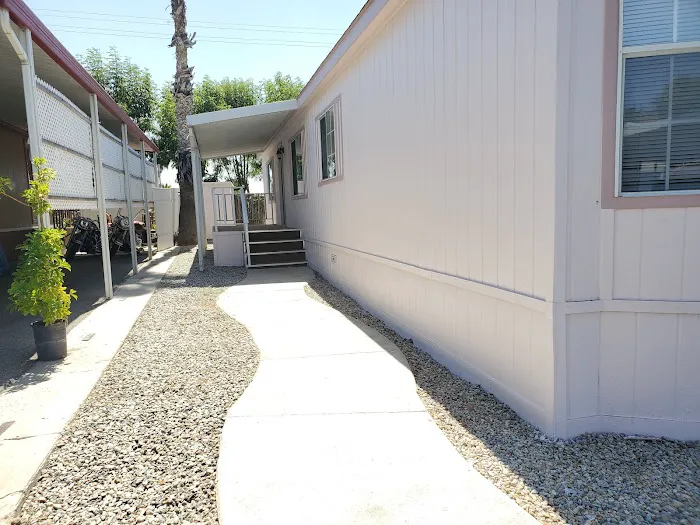 Green River Village Picture 8