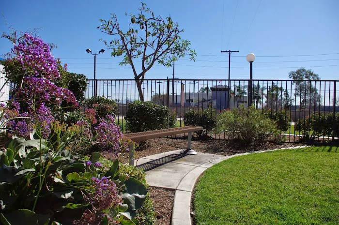 Villa Montclair Mobilehome Park Picture 5