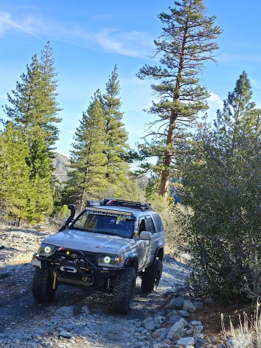 Coldwater Canyon Yellow Post Sites Picture 6